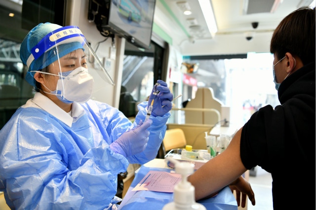 中国新冠疫苗接种超2亿剂有效性安全性的最新数据来了